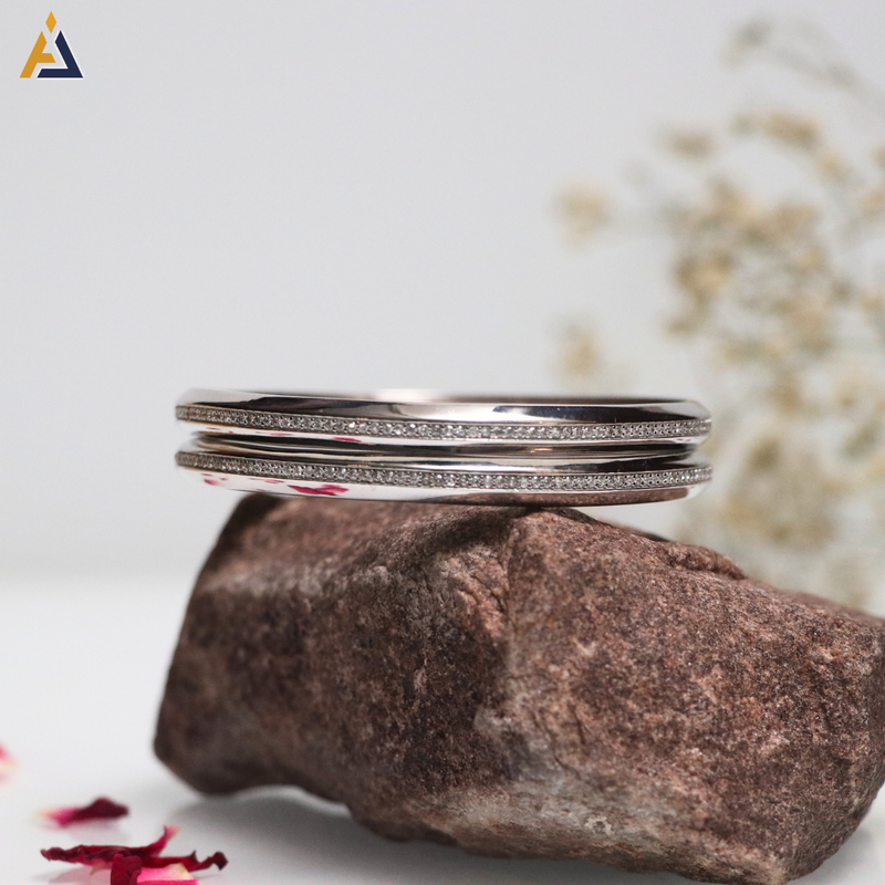 BANGLES