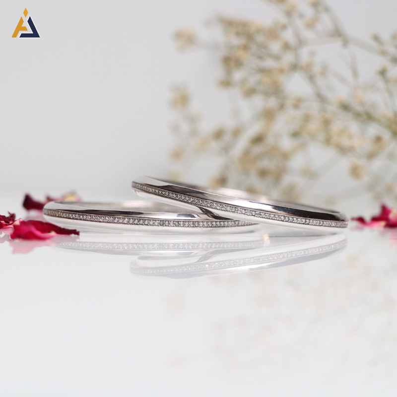 BANGLES