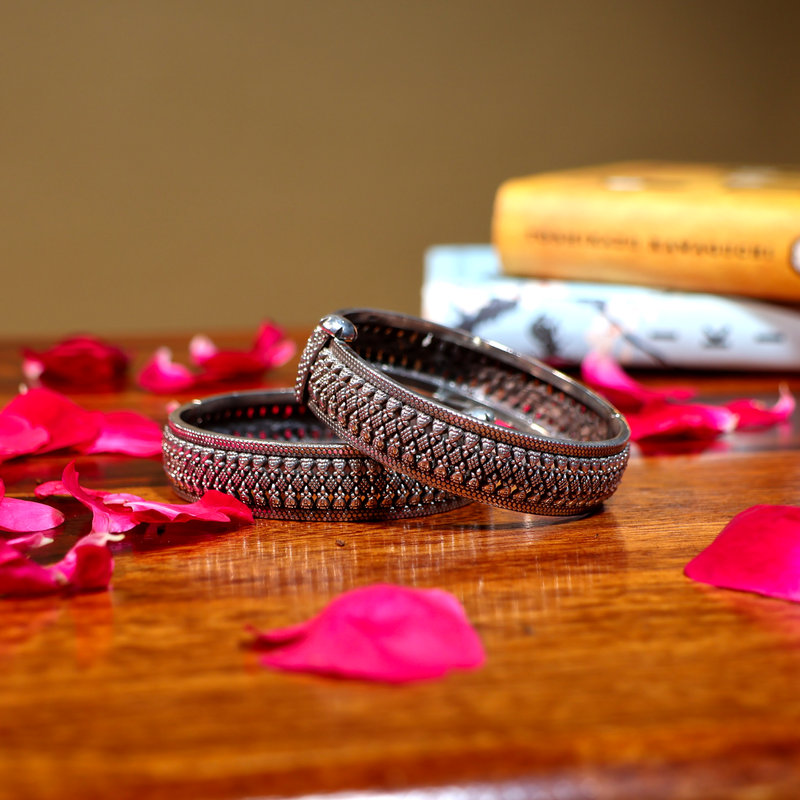 BANGLES