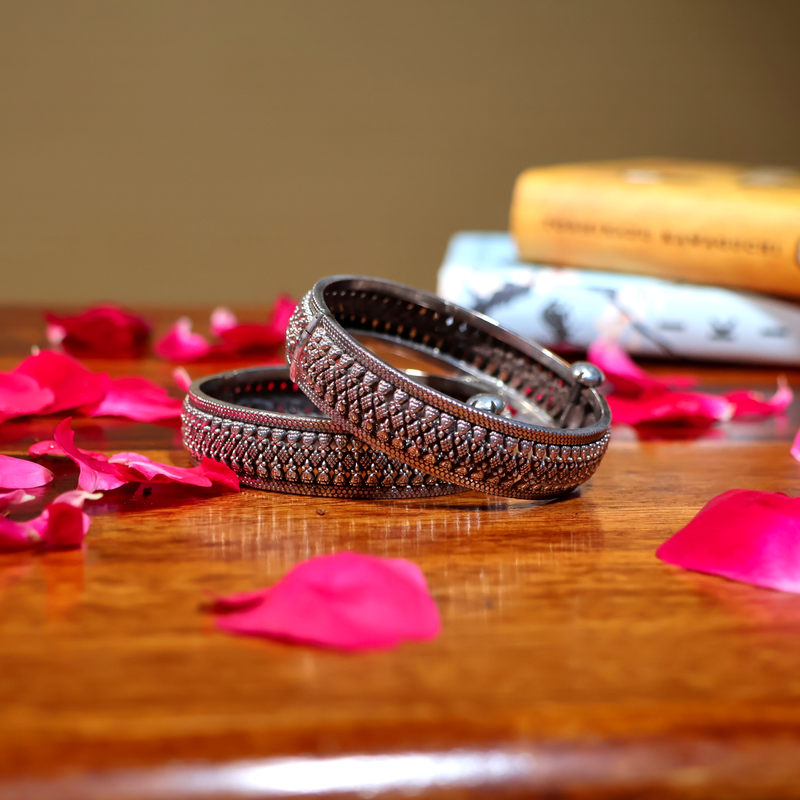 BANGLES