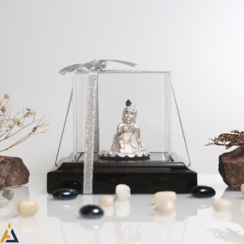 SILVER IDOLS