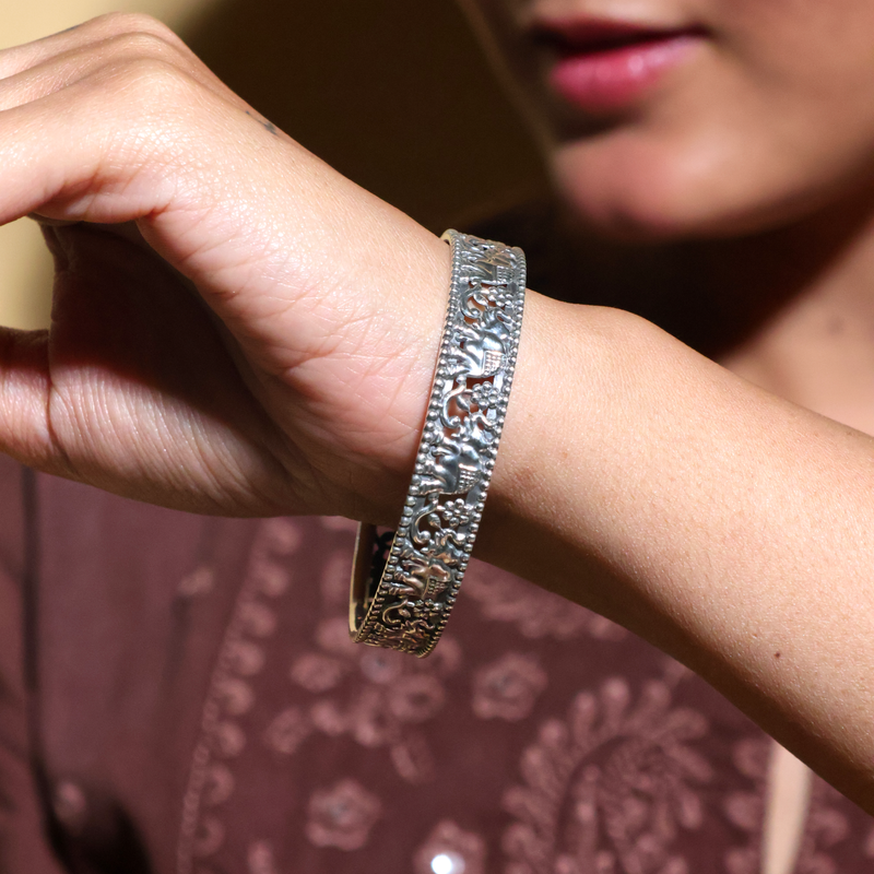 BANGLES