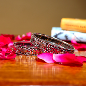 BANGLES