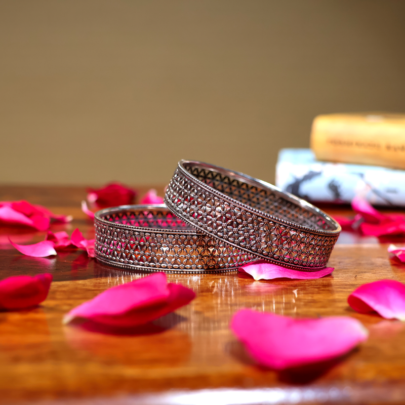 BANGLES