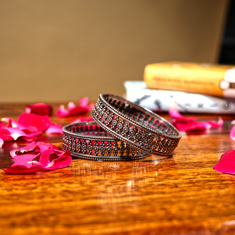 BANGLES