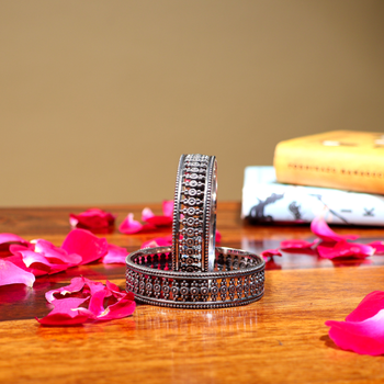 BANGLES