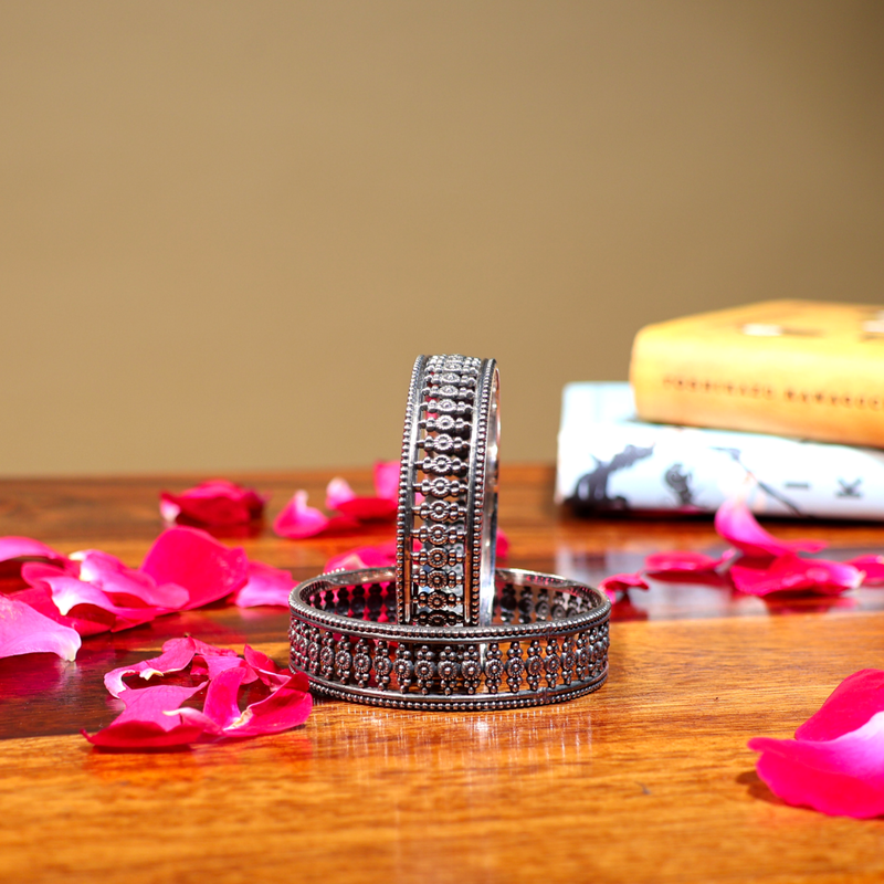 BANGLES