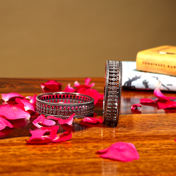 BANGLES