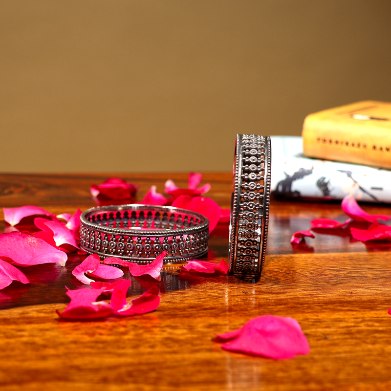 BANGLES