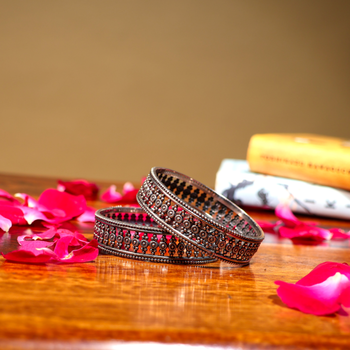 BANGLES