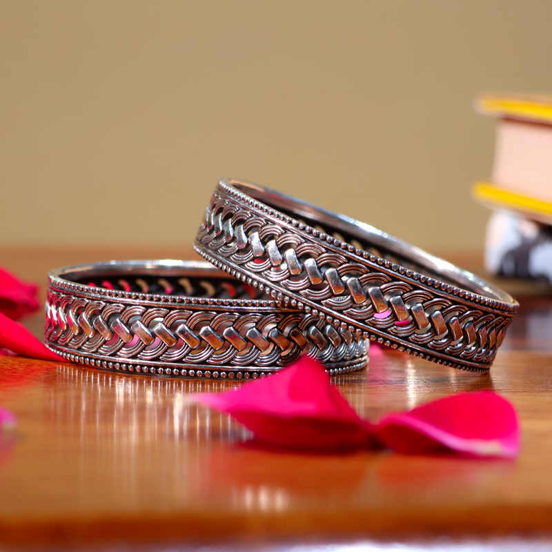 BANGLES