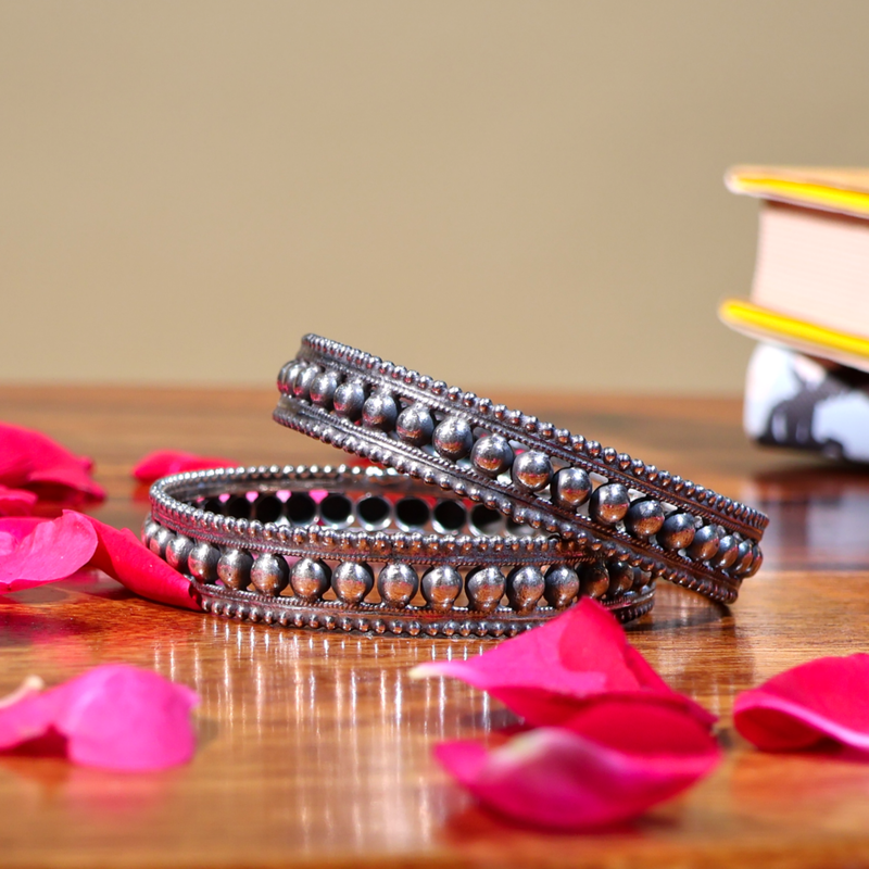 BANGLES