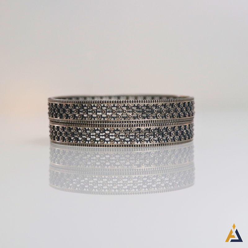 BANGLES