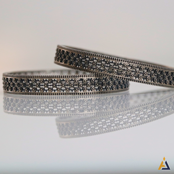 BANGLES