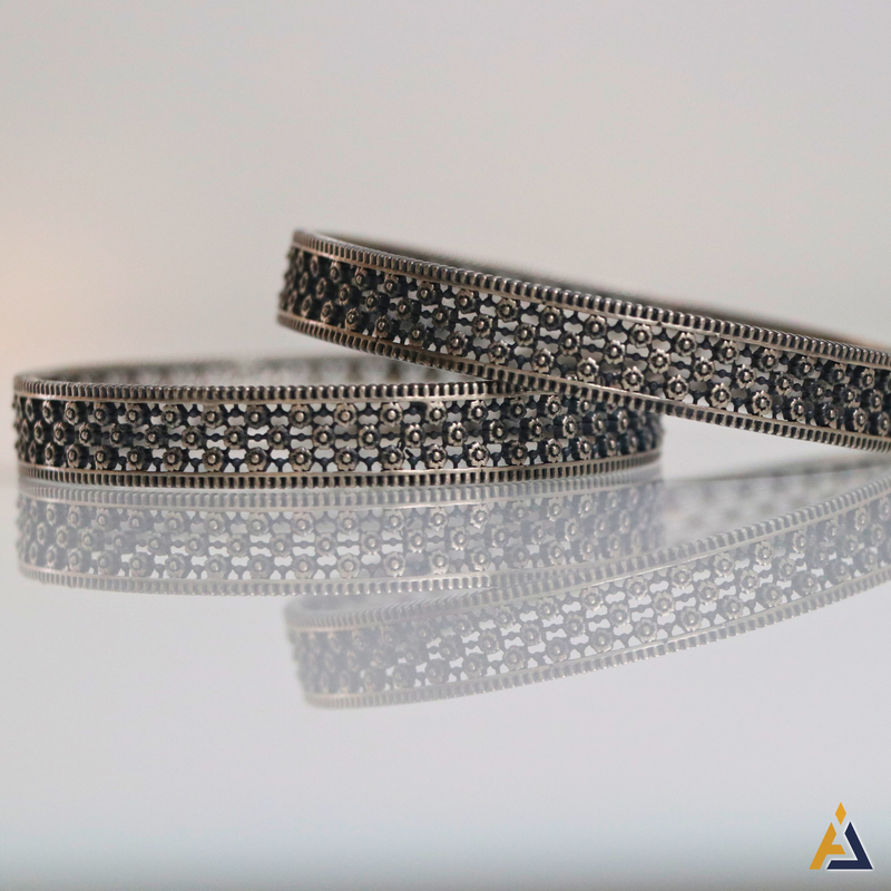BANGLES