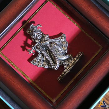 SILVER IDOLS
