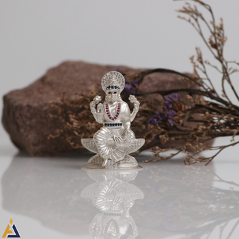 SILVER IDOLS