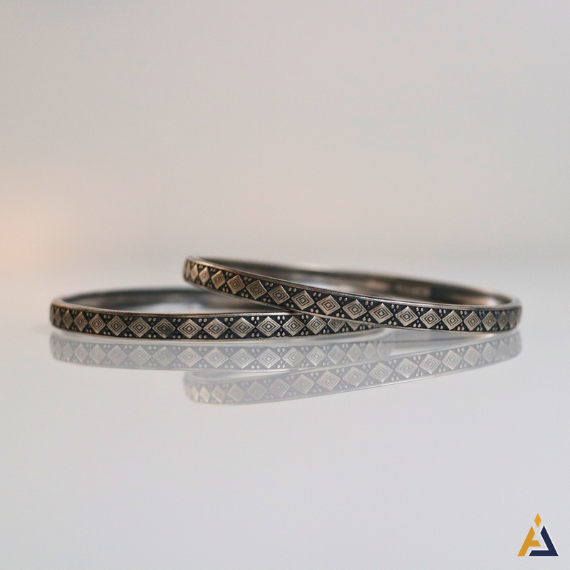 BANGLES