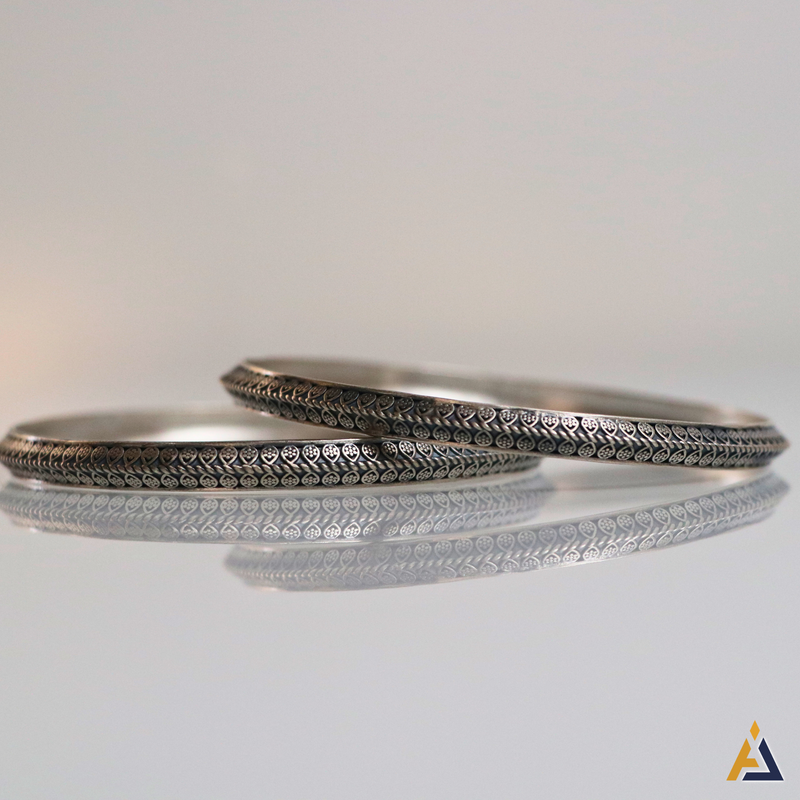 BANGLES