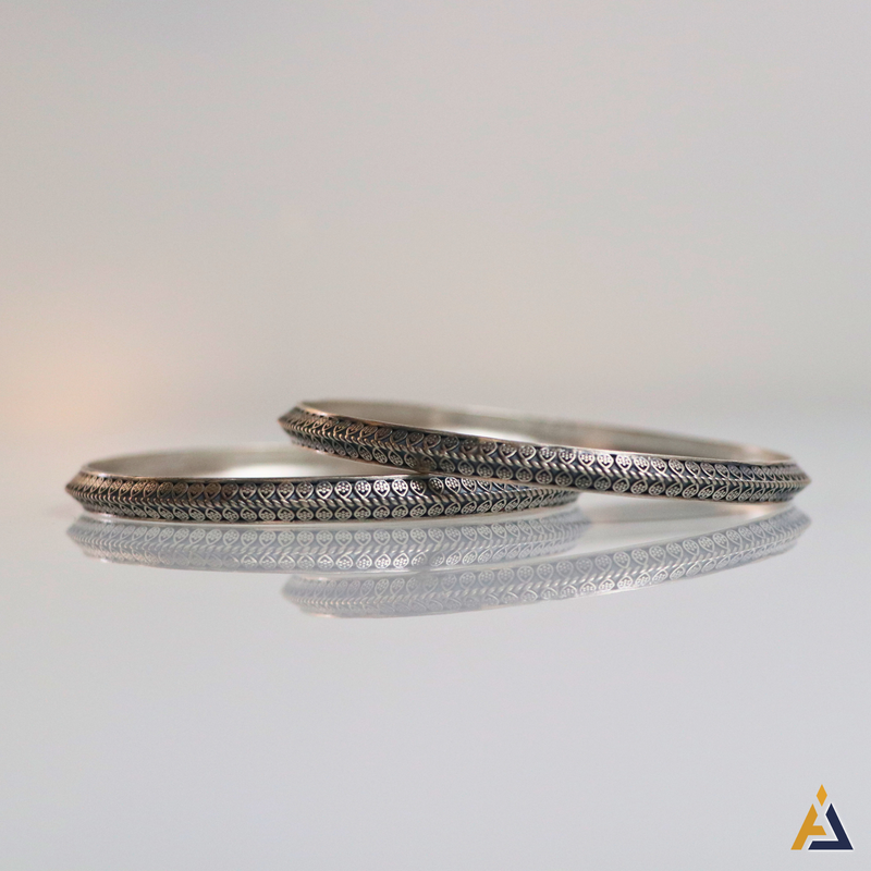 BANGLES