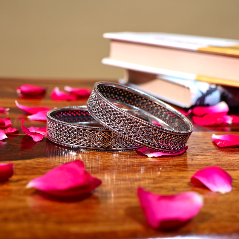 BANGLES