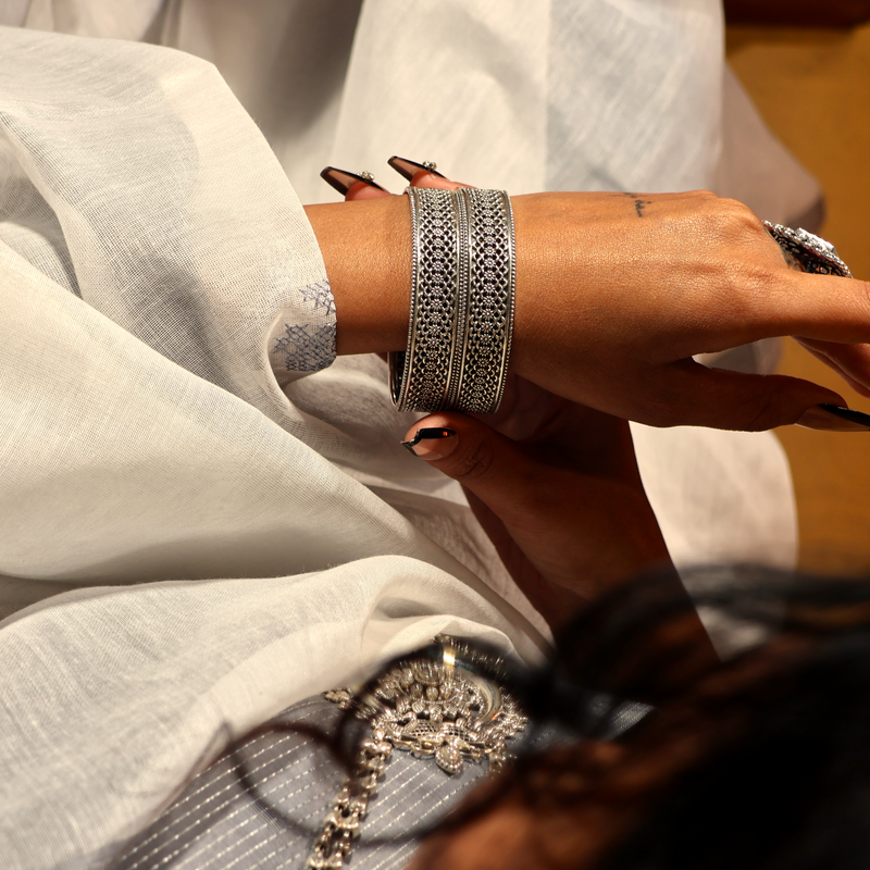 BANGLES