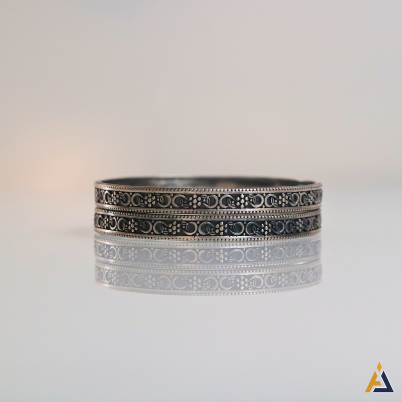BANGLES