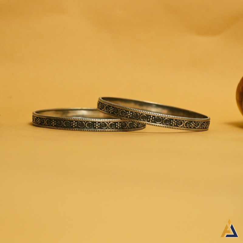 BANGLES