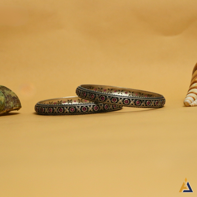 BANGLES