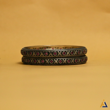 BANGLES
