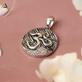 PENDENT